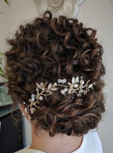 penteado-cabelo-curto-cacheado-casamento-14_10 Прическа къса коса къдрава сватба