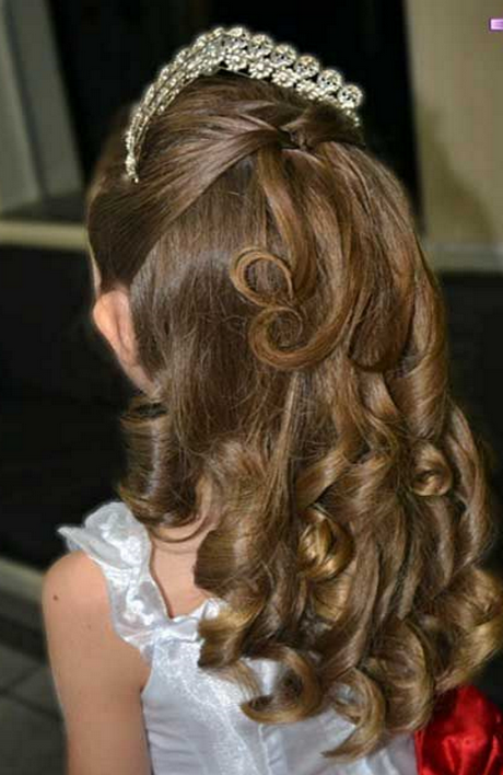 penteado-para-formatura-infantil-cabelo-cacheado-82 Прическа за бебешки абитуриентски бал къдрава коса
