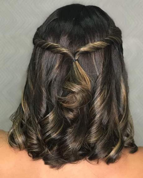 penteados-para-batizado-simples-cabelo-curto-15_13 Прически за кръщене проста къса коса