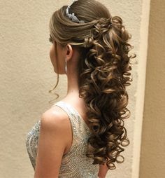 penteados-mais-lindos-para-formatura-13_8 Прически Най-красивите рокли