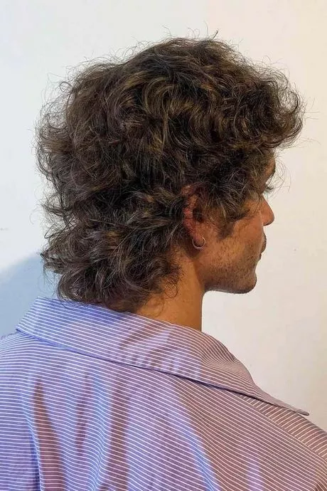 cabelos-ondulados-masculinos-2024-77_3-14 Мъжка вълнообразна коса 2024