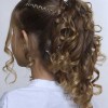 Прически за бала къдрава коса за деца